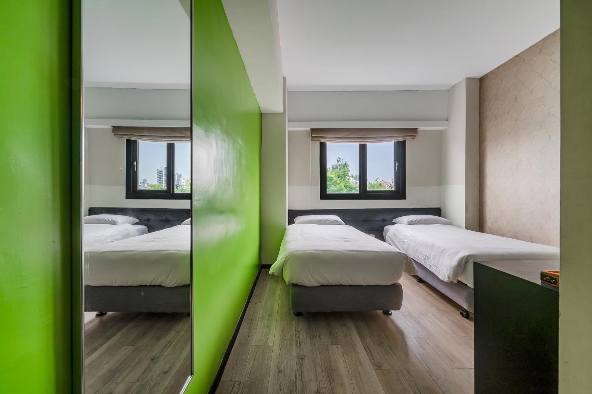 Check Inn Express Kaohsiung Love River Exterior photo