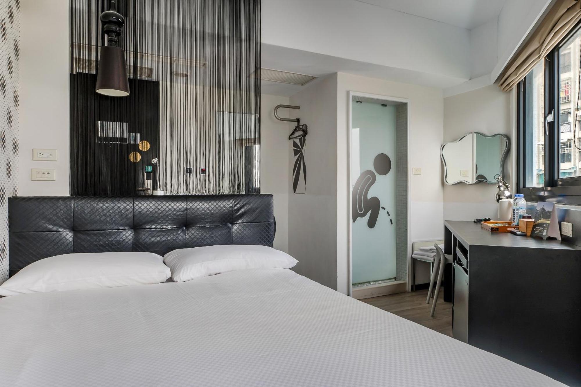 Check Inn Express Kaohsiung Love River Exterior photo